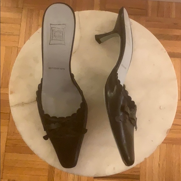 Cynthia Rowley Black Pointy Kitten Heels - Picture 2 of 7